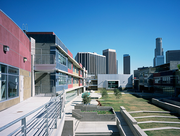  Modern school buildings